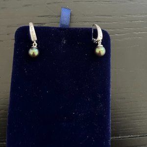 Gray Green Pearl Earrings in 14 kt White Gold